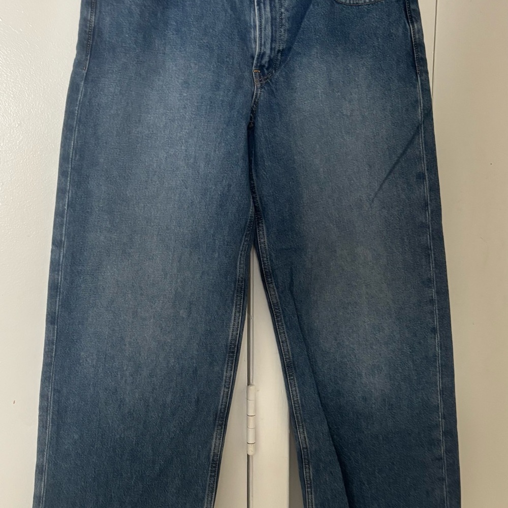 Gap Low Rise Stride Wide-Leg Jeans